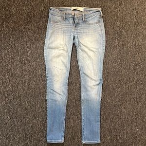 Hollister size 0 short light wash jeans, lightly worn